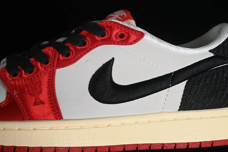 All categories Air Jordan Jordan series basketball shoes Air Jordan 1 Low Z version Trophy Room x Jordan 1 Low OG "Away" AJ1 Joe 1 Jordan's son low-top cultural casual sneakers FN0432-100